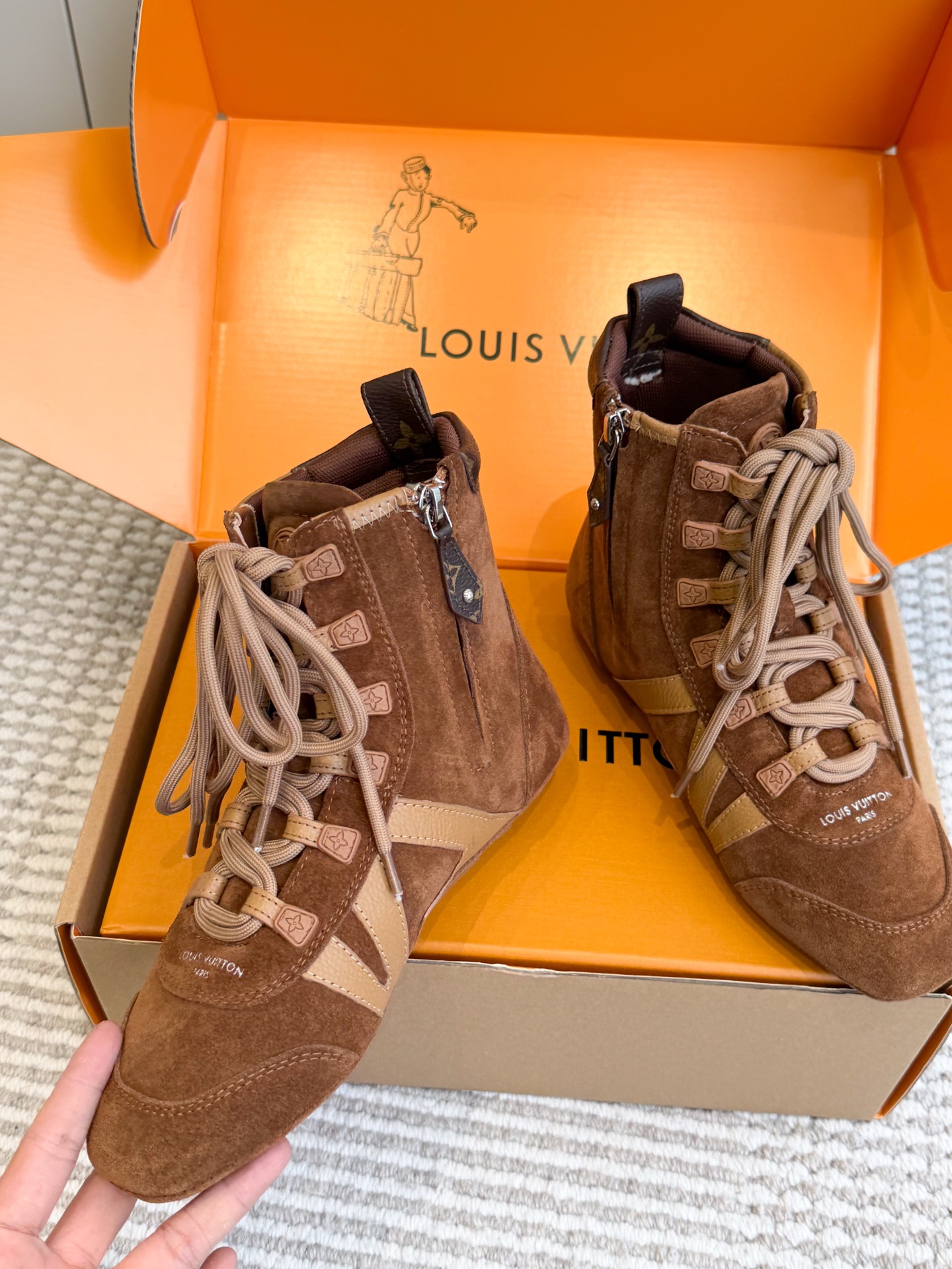 Loui*s Vvtt0n Sneakerina Ankle Boot (EU35-41)