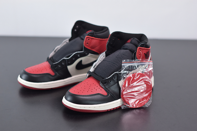 AIR JORDAN 1 HIGH OG “COURT PURPLE” 555088-125