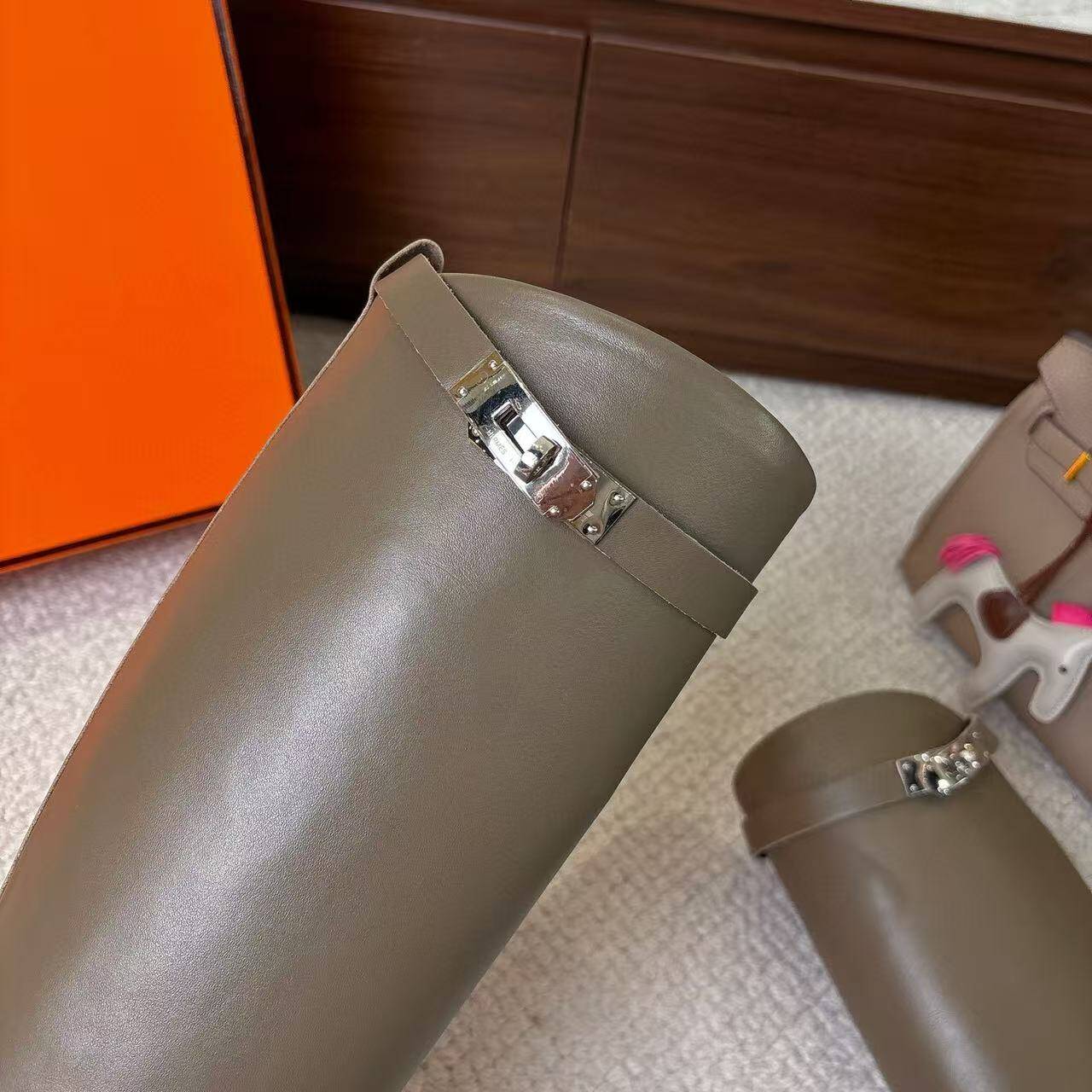 H**me5 boots