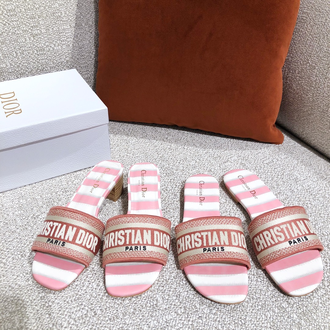 D*or sandals