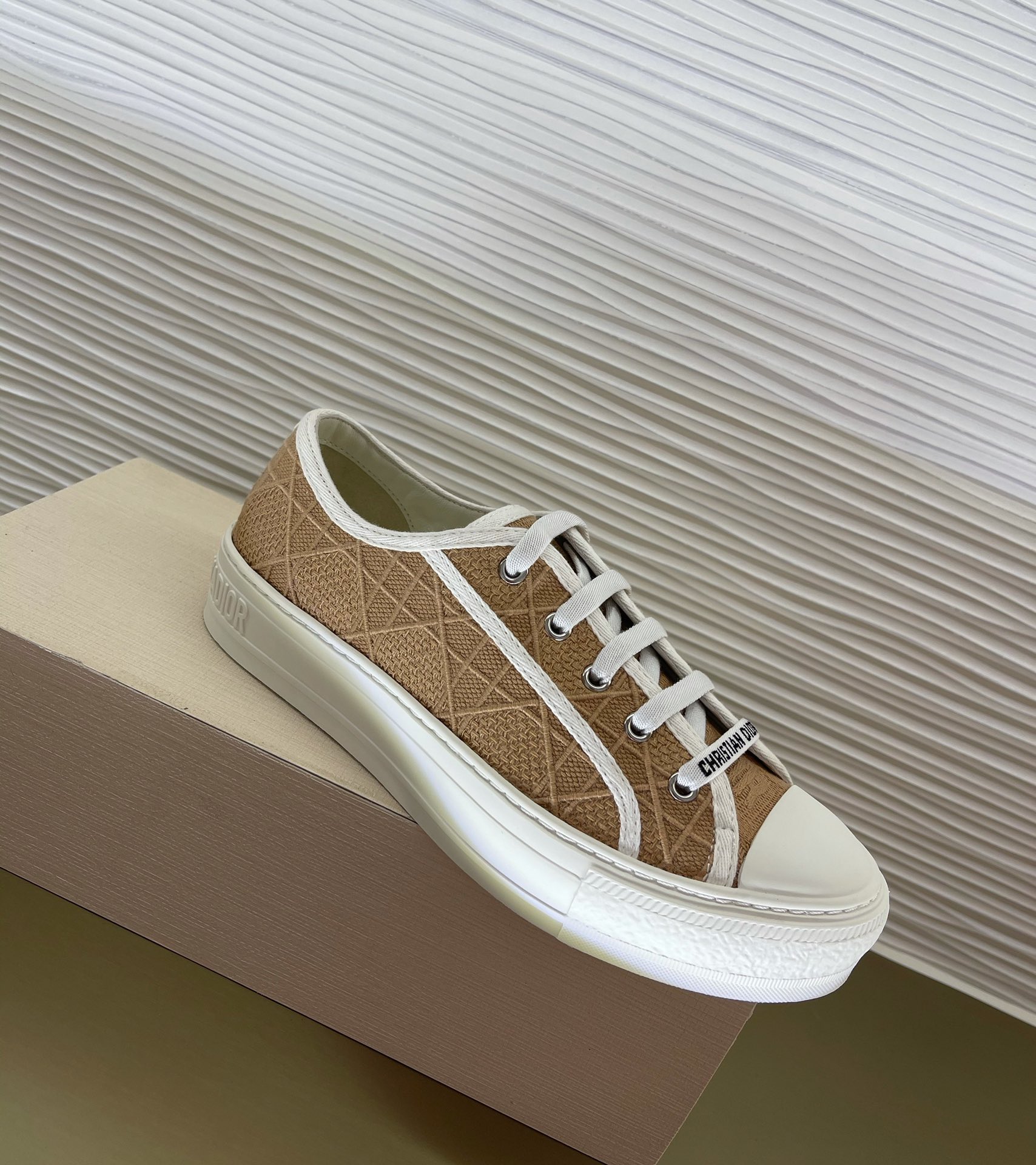 D*or sneakers