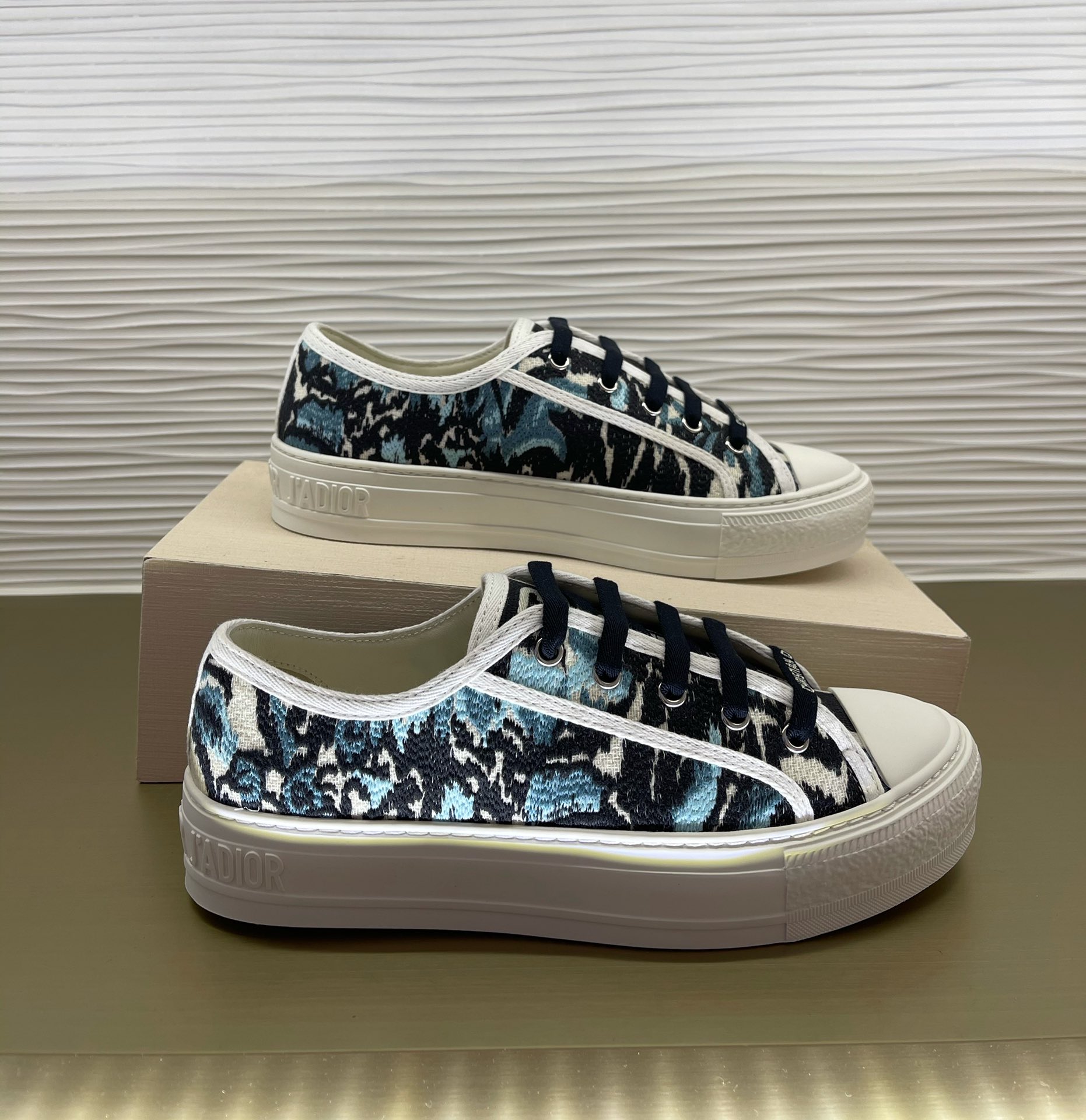 D*or sneakers