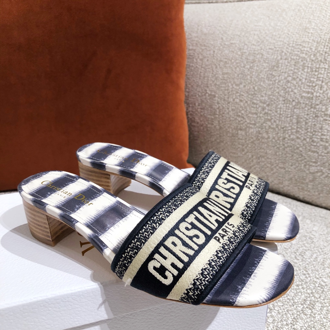 D*or sandals